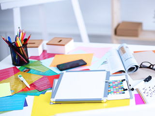 5 Ways to Purge a Messy Desk